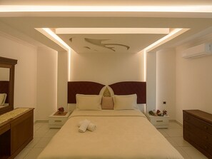 Soundproofing, free WiFi - Royal Garden  (Beirut)