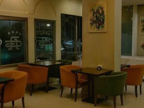 Coffee shop - Royal Garden  (Beirut)