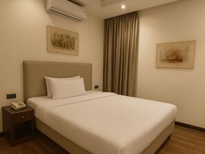 Soundproofing, free WiFi - Royal Garden  (Beirut)