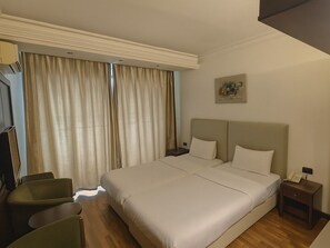 Soundproofing, free WiFi - Royal Garden  (Beirut)