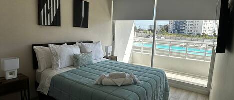 Iron/ironing board, WiFi, bed sheets