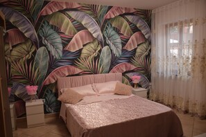 Habitación con 1 cama matrimonial o 2 individuales, cocina, vista al patio | Wifi gratis 