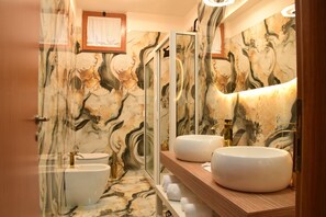Deluxe Double Room | Bathroom - Milù B&B (Sant'Egidio del Monte Albino)