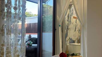 Suite Confort, vue cour intérieure