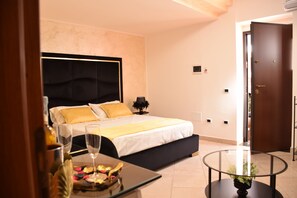 Deluxe Double Room | Free WiFi - Milù B&B (Sant'Egidio del Monte Albino)