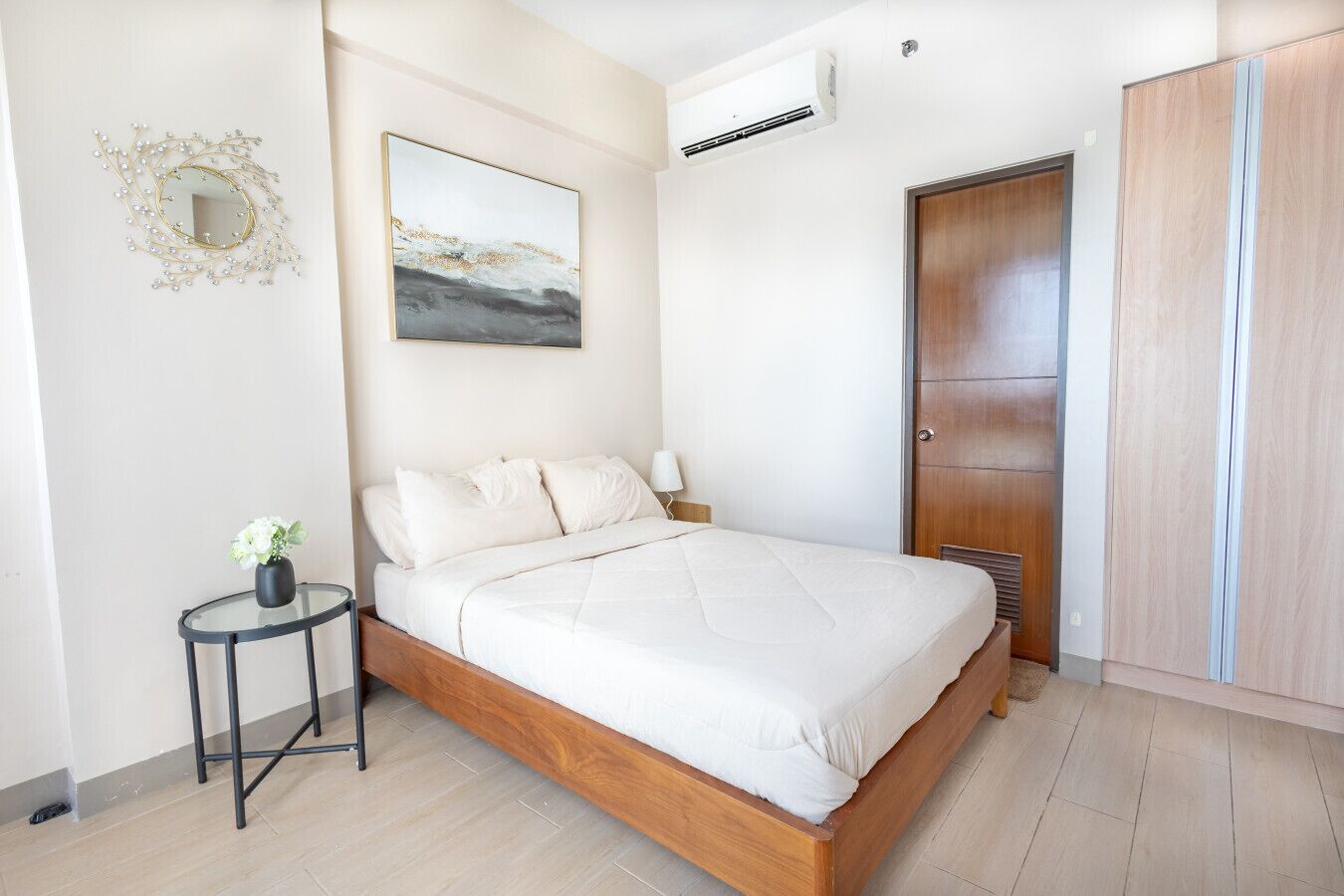 Bureau, Wi-Fi, draps fournis