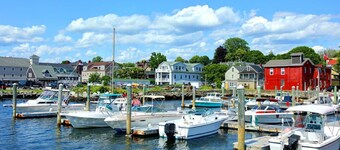 Harbor Hideaway • Walk to the famous Hope Street!