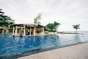 Pool - Mactan Island Escape (Lapu-Lapu)
