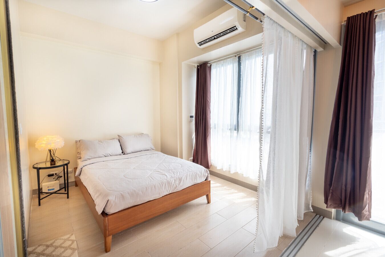 Bureau, Wi-Fi, draps fournis