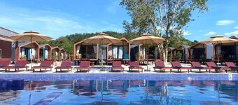 Relaxing 1-bedroom resort with AC in peaceful Preah Sihanouk #8