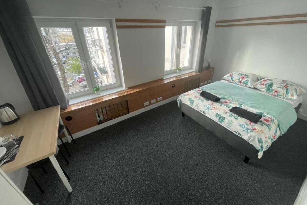 Kamar Double Klasik, 1 Tempat Tidur Double | Meja kerja, ruang kerja ramah laptop, dan setrika/meja setrika