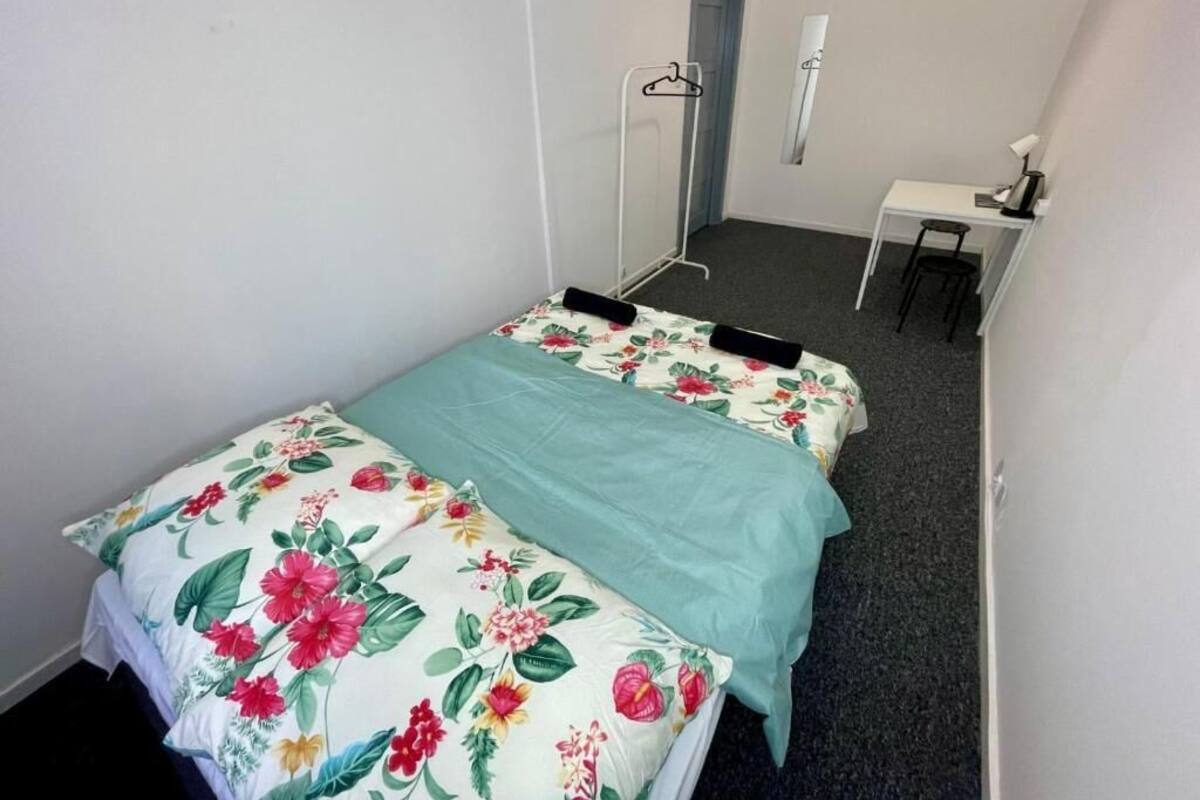Kamar Double Klasik, 1 Tempat Tidur Double | Meja kerja, ruang kerja ramah laptop, dan setrika/meja setrika
