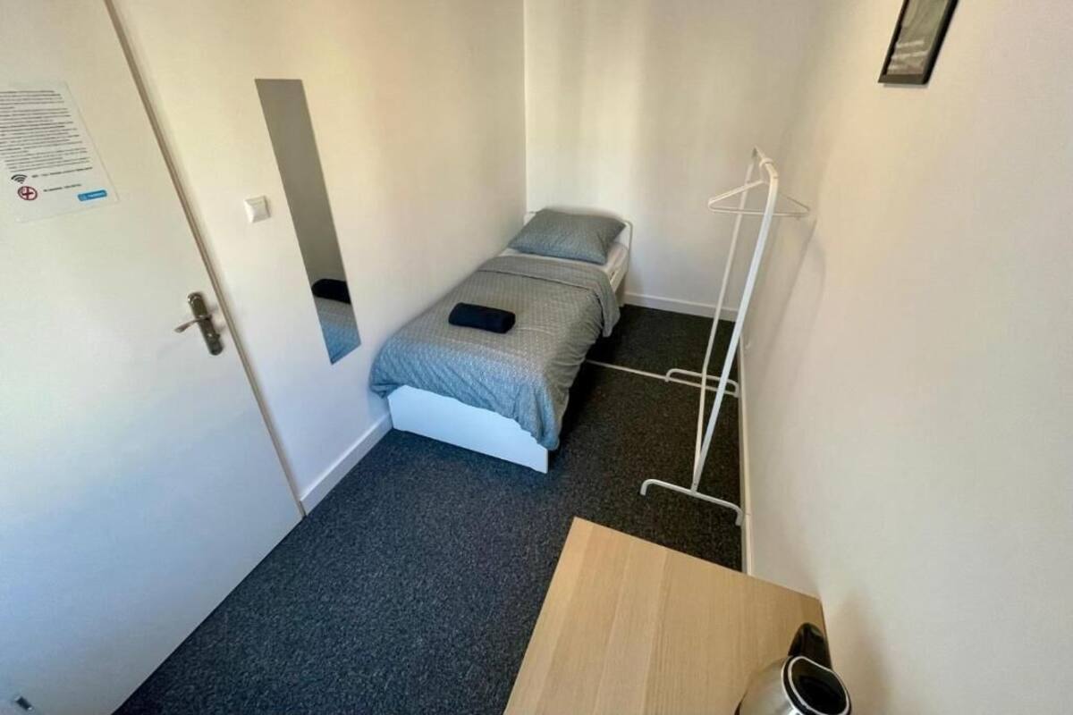 Kamar Klasik, 1 Tempat Tidur Twin | Meja kerja, ruang kerja ramah laptop, dan setrika/meja setrika