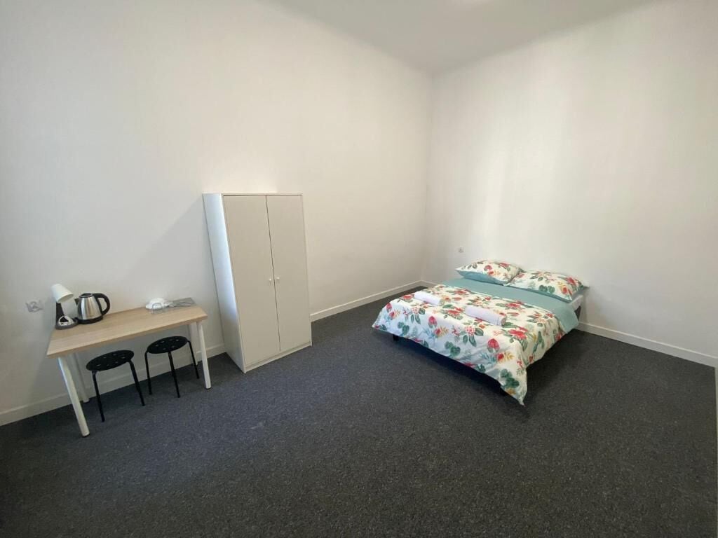 Chambre Double Classique, 1 lit double | Bureau, espace de travail pour ordinateur portable