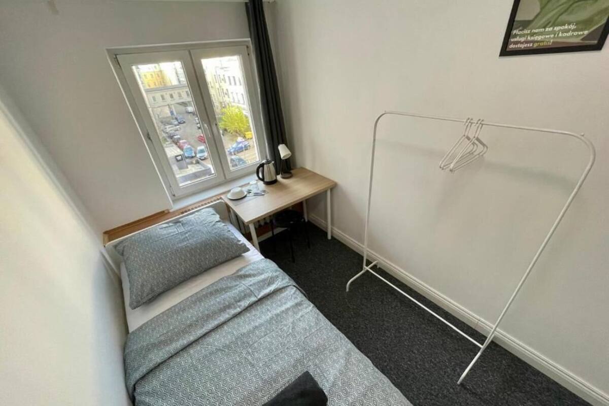 Kamar Klasik, 1 Tempat Tidur Twin | Meja kerja, ruang kerja ramah laptop, dan setrika/meja setrika