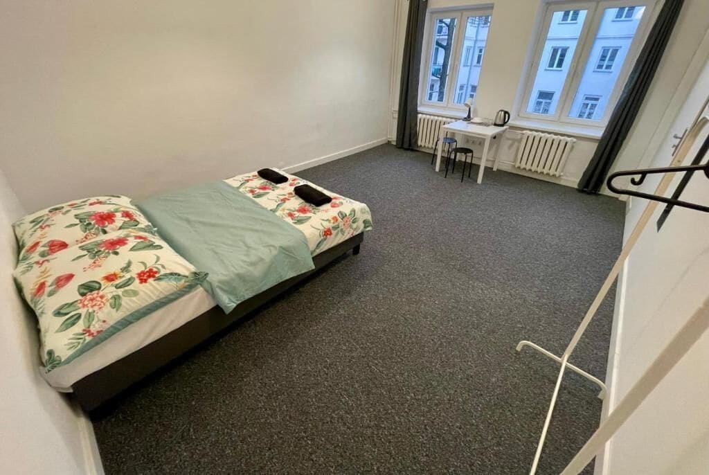 Chambre Double Classique, 1 lit double | Bureau, espace de travail pour ordinateur portable