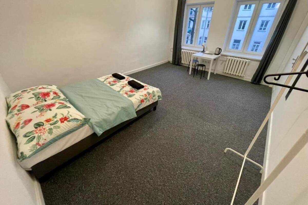 Kamar Double Klasik, 1 Tempat Tidur Double | Meja kerja, ruang kerja ramah laptop, dan setrika/meja setrika