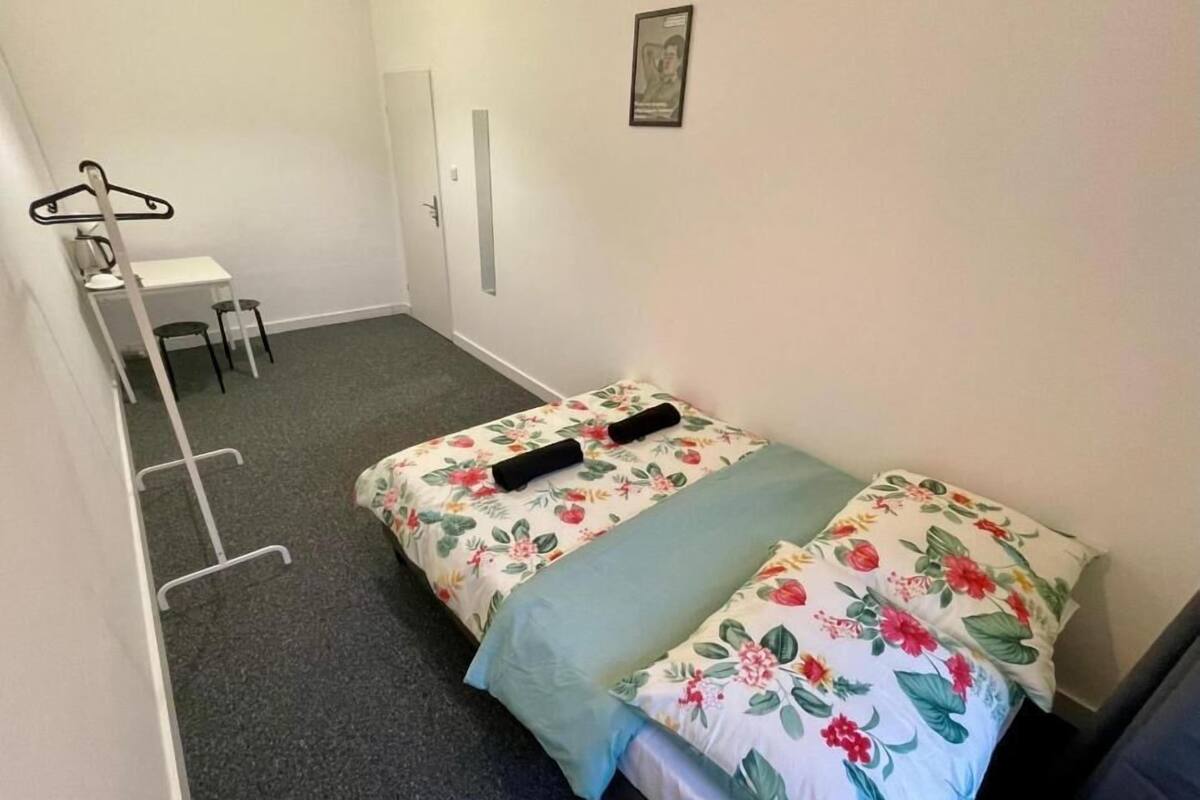 Kamar Double Klasik, 1 Tempat Tidur Double | Meja kerja, ruang kerja ramah laptop, dan setrika/meja setrika