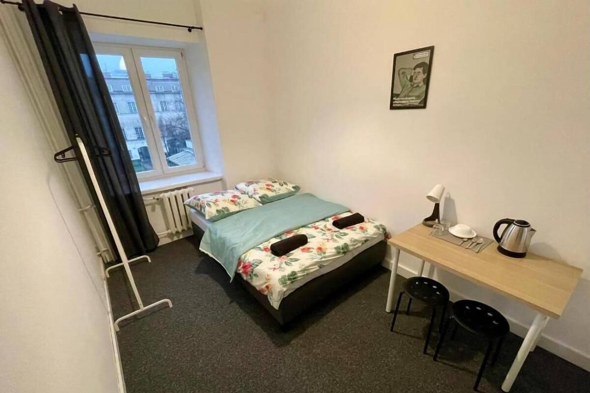 Kamar Double Klasik, 1 Tempat Tidur Double | Meja kerja, ruang kerja ramah laptop, dan setrika/meja setrika