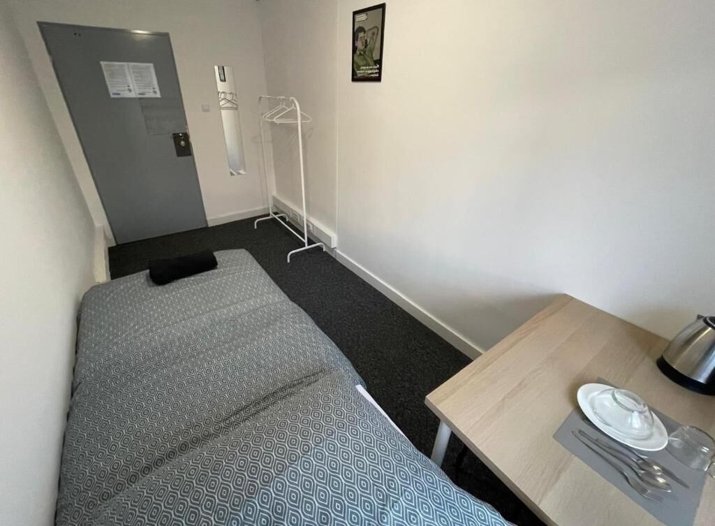 Chambre Classique, 1 lit une place | Bureau, espace de travail pour ordinateur portable