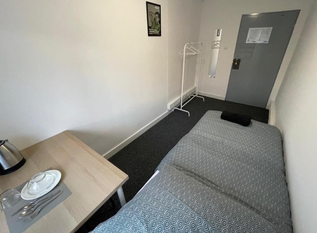 Chambre Classique, 1 lit une place | Bureau, espace de travail pour ordinateur portable