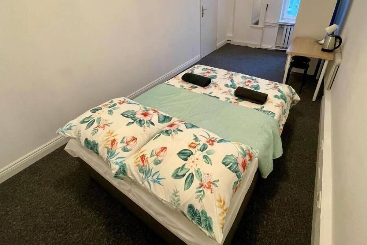 Kamar Double Klasik, 1 Tempat Tidur Double | Meja kerja, ruang kerja ramah laptop, dan setrika/meja setrika