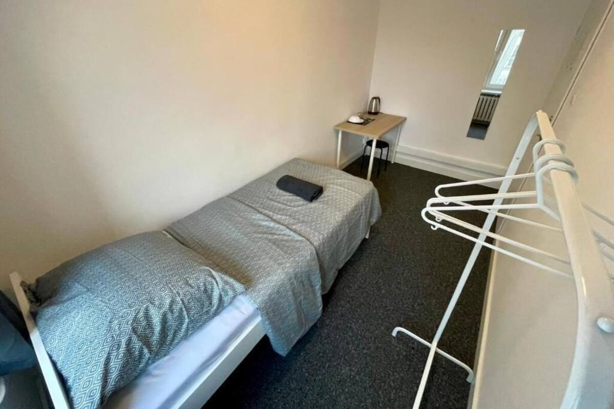 Kamar Klasik, 1 Tempat Tidur Twin | Meja kerja, ruang kerja ramah laptop, dan setrika/meja setrika