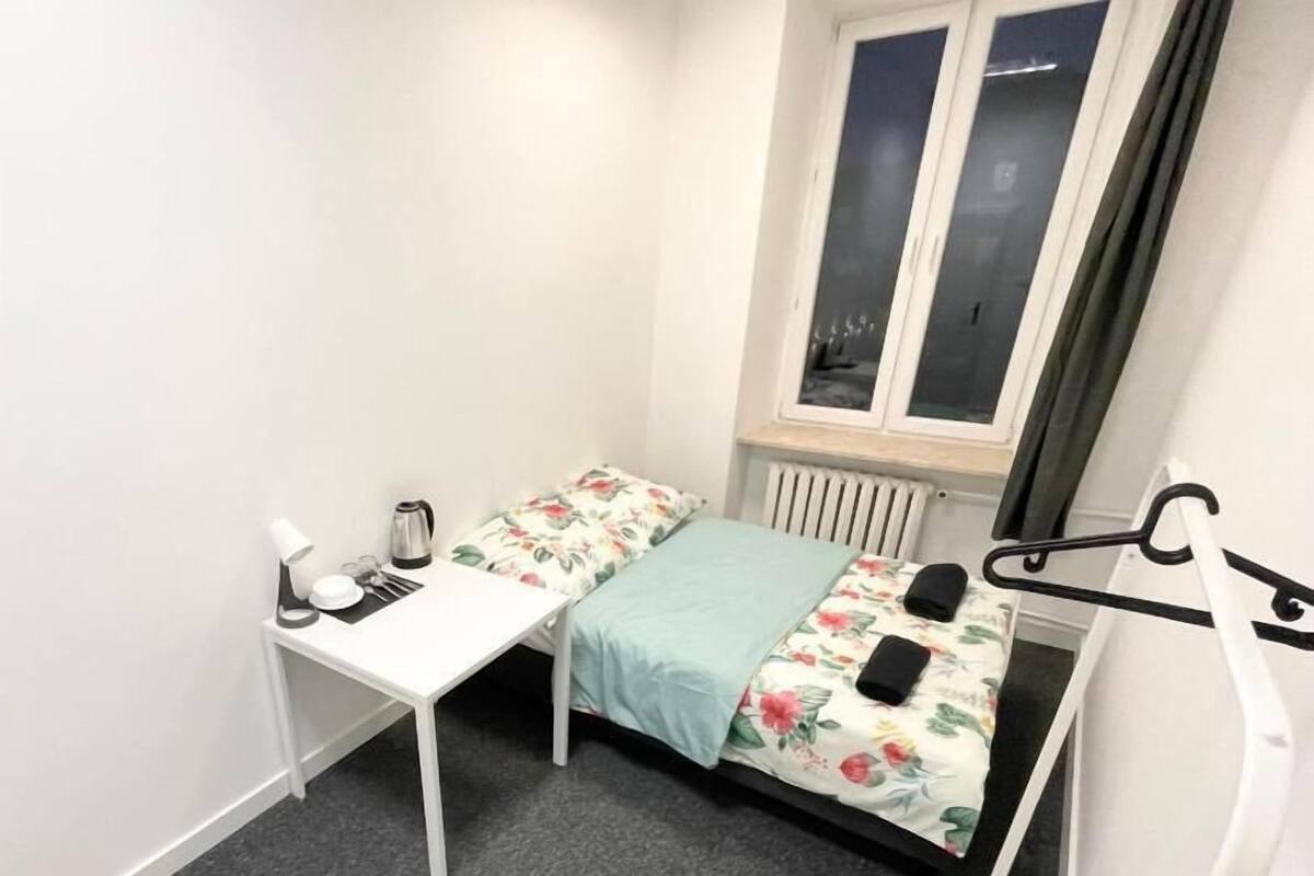 Kamar Double Klasik, 1 Tempat Tidur Double | Meja kerja, ruang kerja ramah laptop, dan setrika/meja setrika