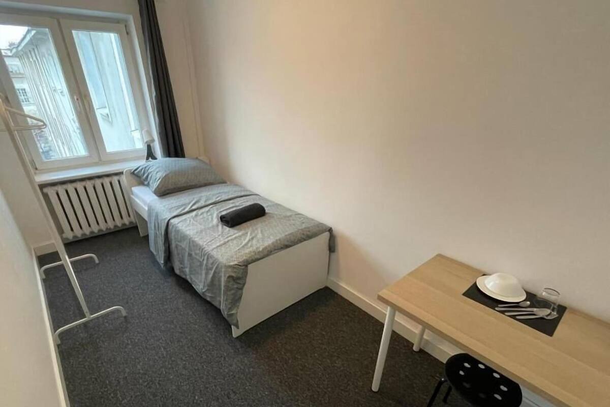 Kamar Klasik, 1 Tempat Tidur Twin | Meja kerja, ruang kerja ramah laptop, dan setrika/meja setrika