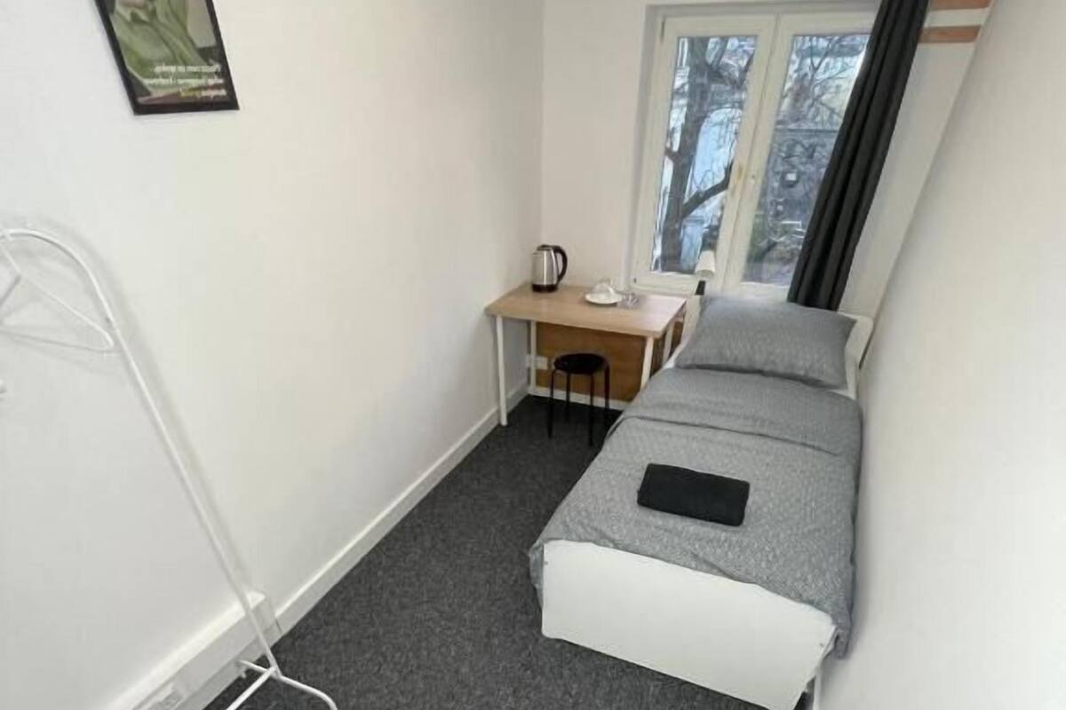 Kamar Klasik, 1 Tempat Tidur Twin | Meja kerja, ruang kerja ramah laptop, dan setrika/meja setrika