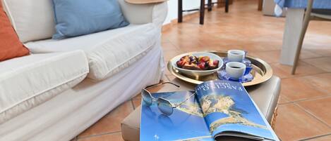 Apartment, City View | Living area