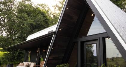 2-bedroom Aframe cabin in delightful Sugarcreek.