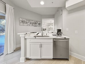 Interior - Family-Friendly 3-Bedroom Condo for 6 and 5 min to Disney (Orlando)