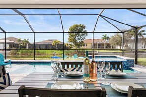 Dining - Intervillas Florida - Villa Casa La Belle (Cape Coral)