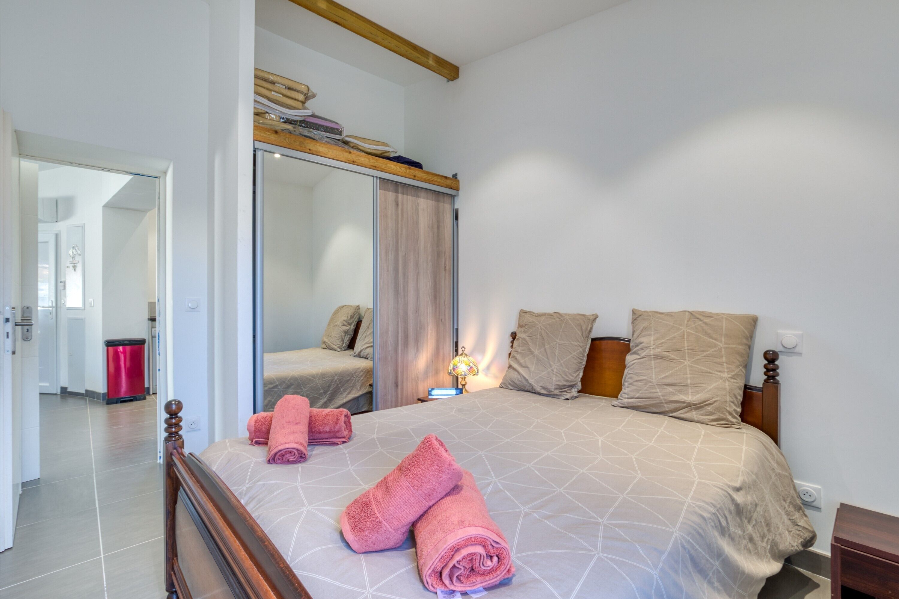 Bügeleisen/Bügelbrett, WLAN, Bettwäsche