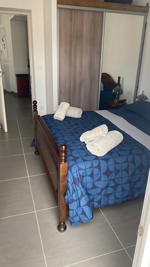 Bügeleisen/Bügelbrett, WLAN, Bettwäsche