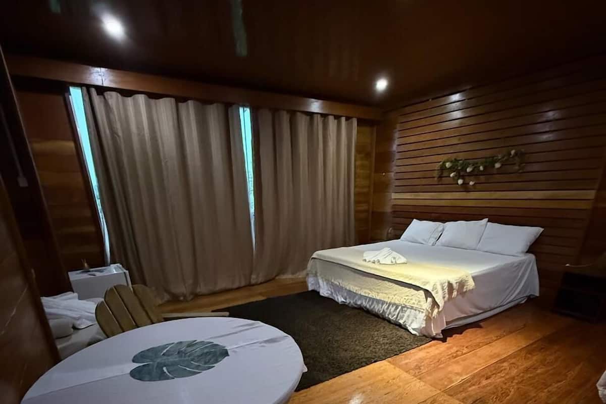 Chambre Quadruple Deluxe, véranda, vue lac | Wi-Fi gratuit