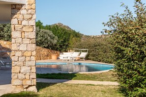 Outdoor pool - VILLA MELOGRANO - A blend of discreet elegance and total comfort, only 500 meters from Sardinia’s most stunning waters (Castiadas)