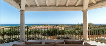 VILLA MELOGRANO with pool and private garden just 500 meters from the sea