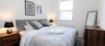 Chic 1BR Bolton Apt near Manchester Rail