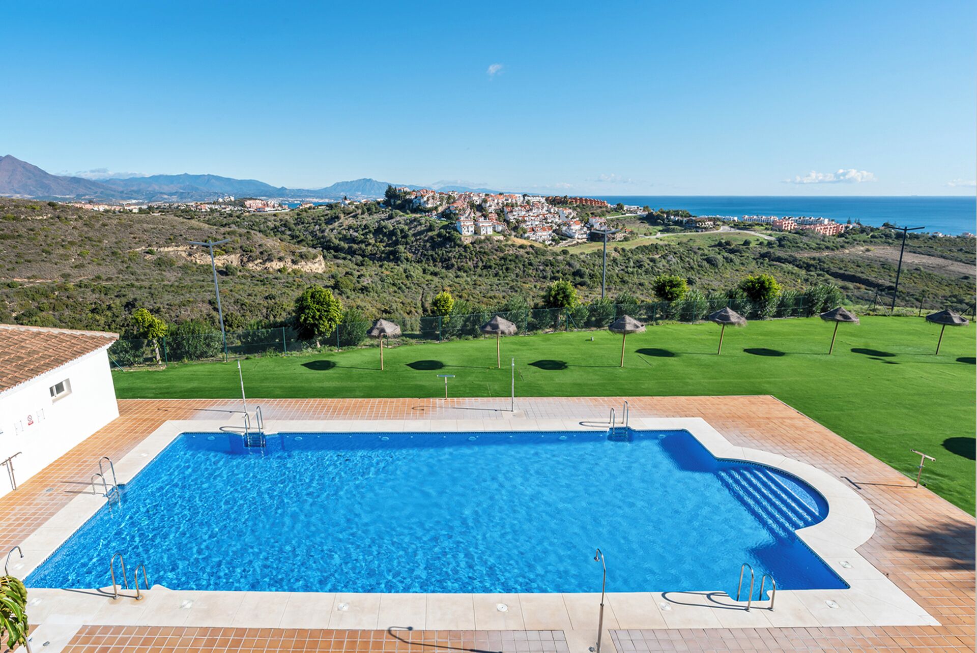 حمّام سباحة خارجي