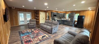 Cozy 2-bedroom cabin near fabulous Barnes WI