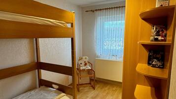 2 chambres, fer et planche à repasser, Wi-Fi, draps fournis