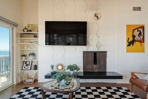 Fernseher, Kamin, Arbeitsbereiche