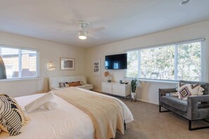 2 habitaciones, tabla de planchar con plancha, cuna de viaje y wifi 