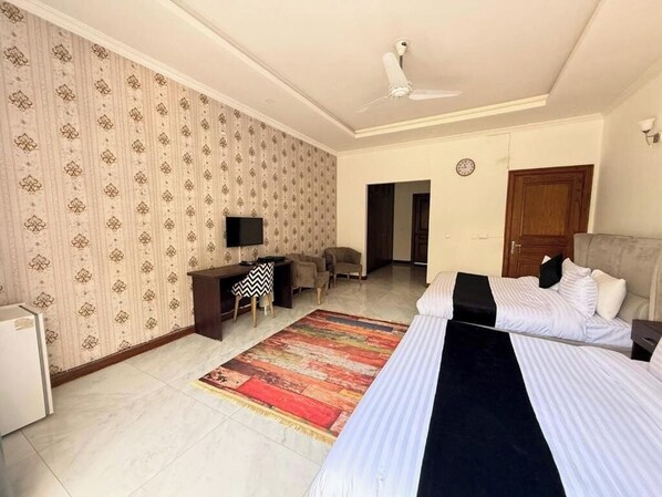 Laptop workspace, soundproofing, iron/ironing board, free WiFi - Rhodium Hotel ONE (Islamabad)