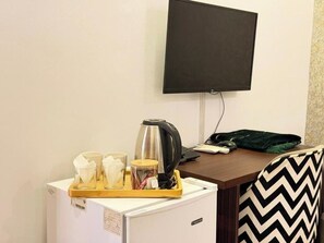 Deluxe Double Room, City View | Laptop workspace, soundproofing, iron/ironing board, free WiFi - Rhodium Hotel ONE (Islamabad)