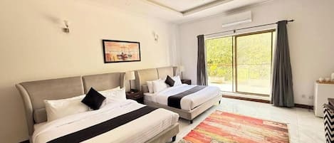 Postazione laptop, insonorizzazione, ferro/asse da stiro, Wi-Fi gratuito