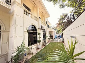 Garden - Rhodium Hotel ONE (Islamabad)