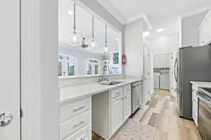 Microwave, oven, stovetop, dishwasher - Heated private pool and pickleball court, elevator, pets, and more (Gulf Shores)